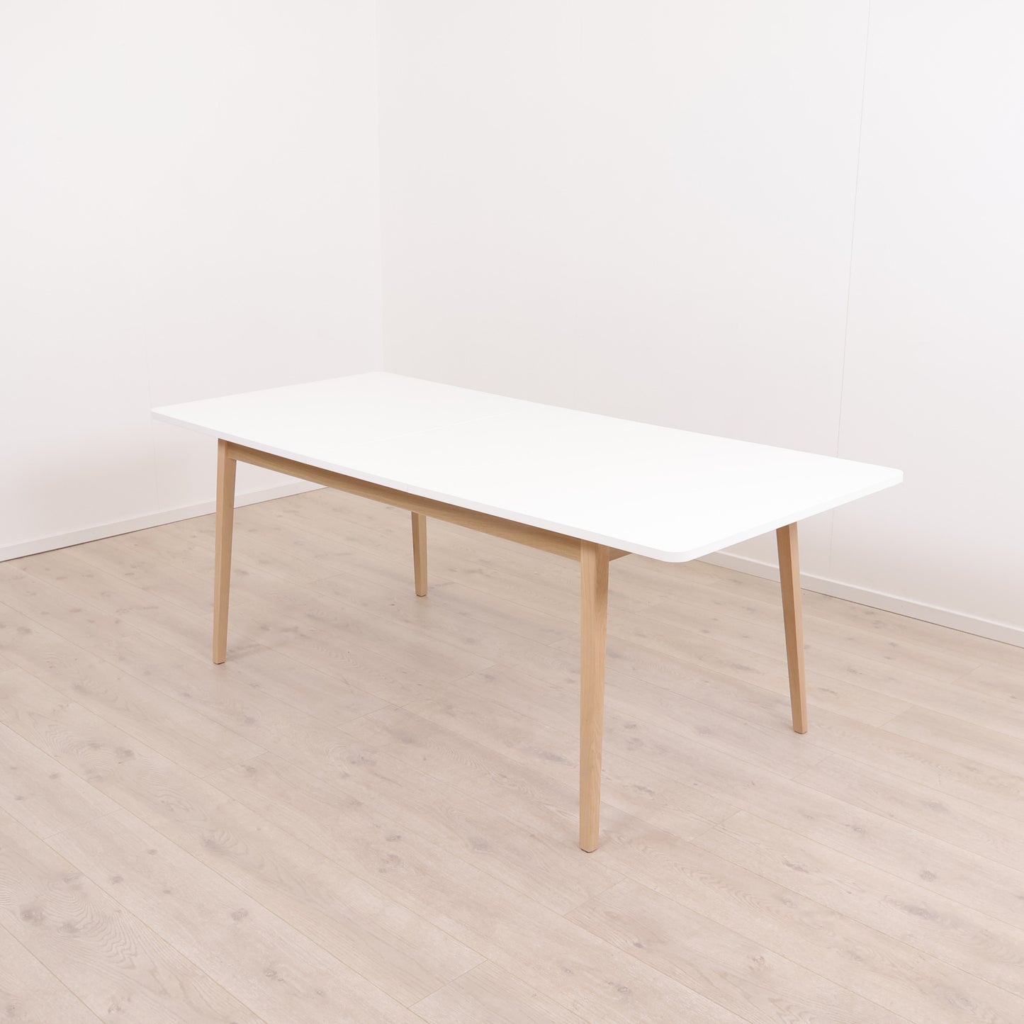 Kun brukt til utstilling | Spisebord GAMMELGAB. 90x160/200 - eik/hvit