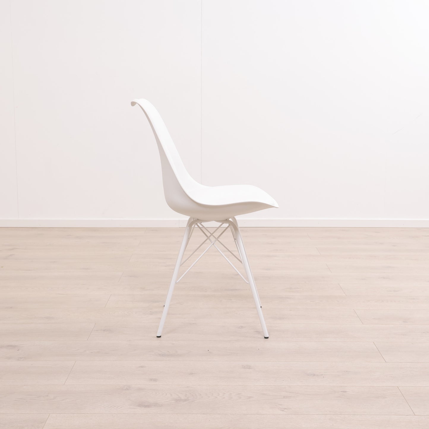 Kun brukt til utstilling | Klarup stol, hvit