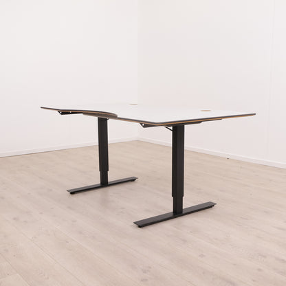 Manuelt hev/senk skrivebord med sort understell