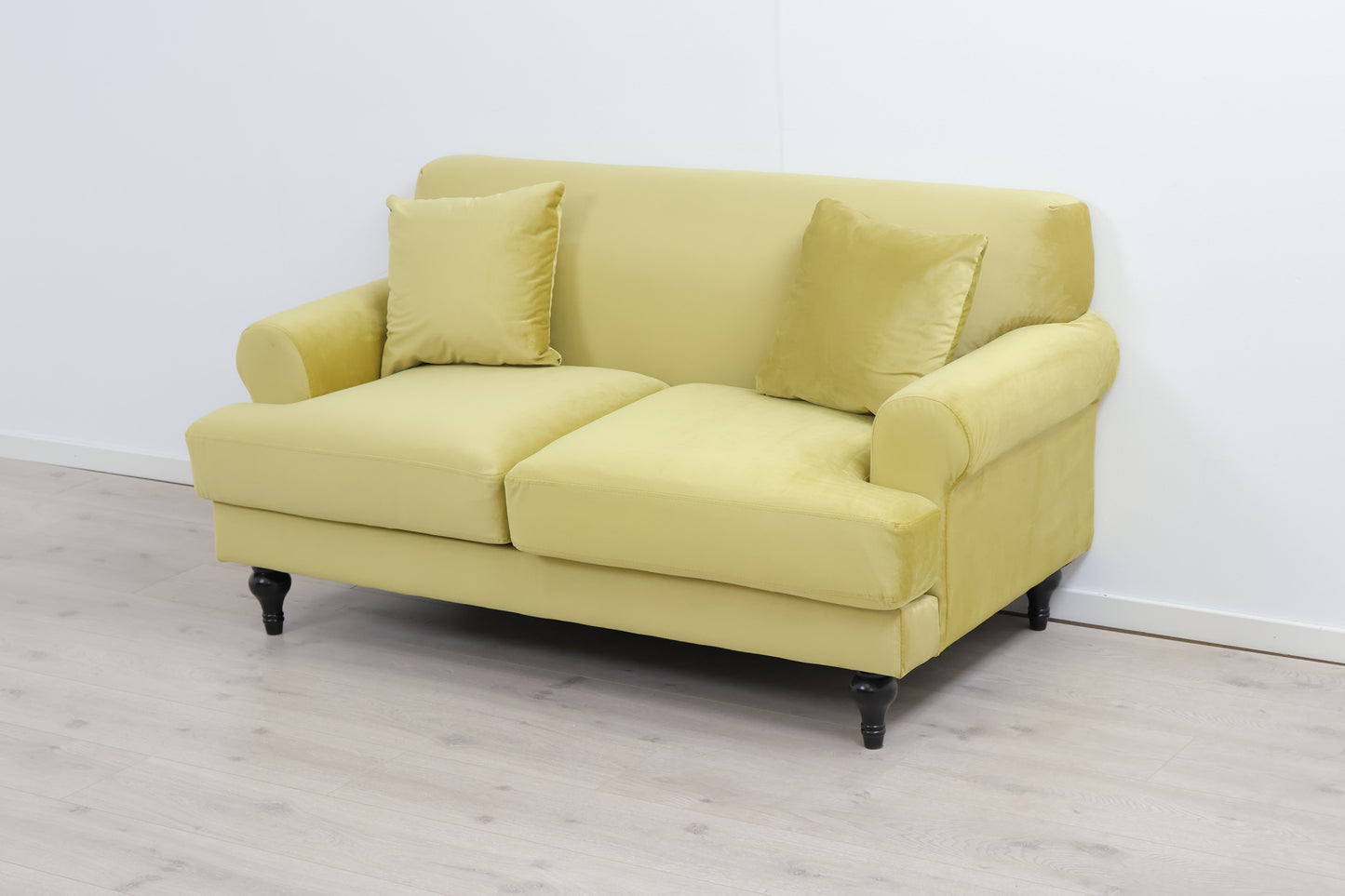 Nyrenset | Gul/grønn 2-seter sofa i fløyelsstoff
