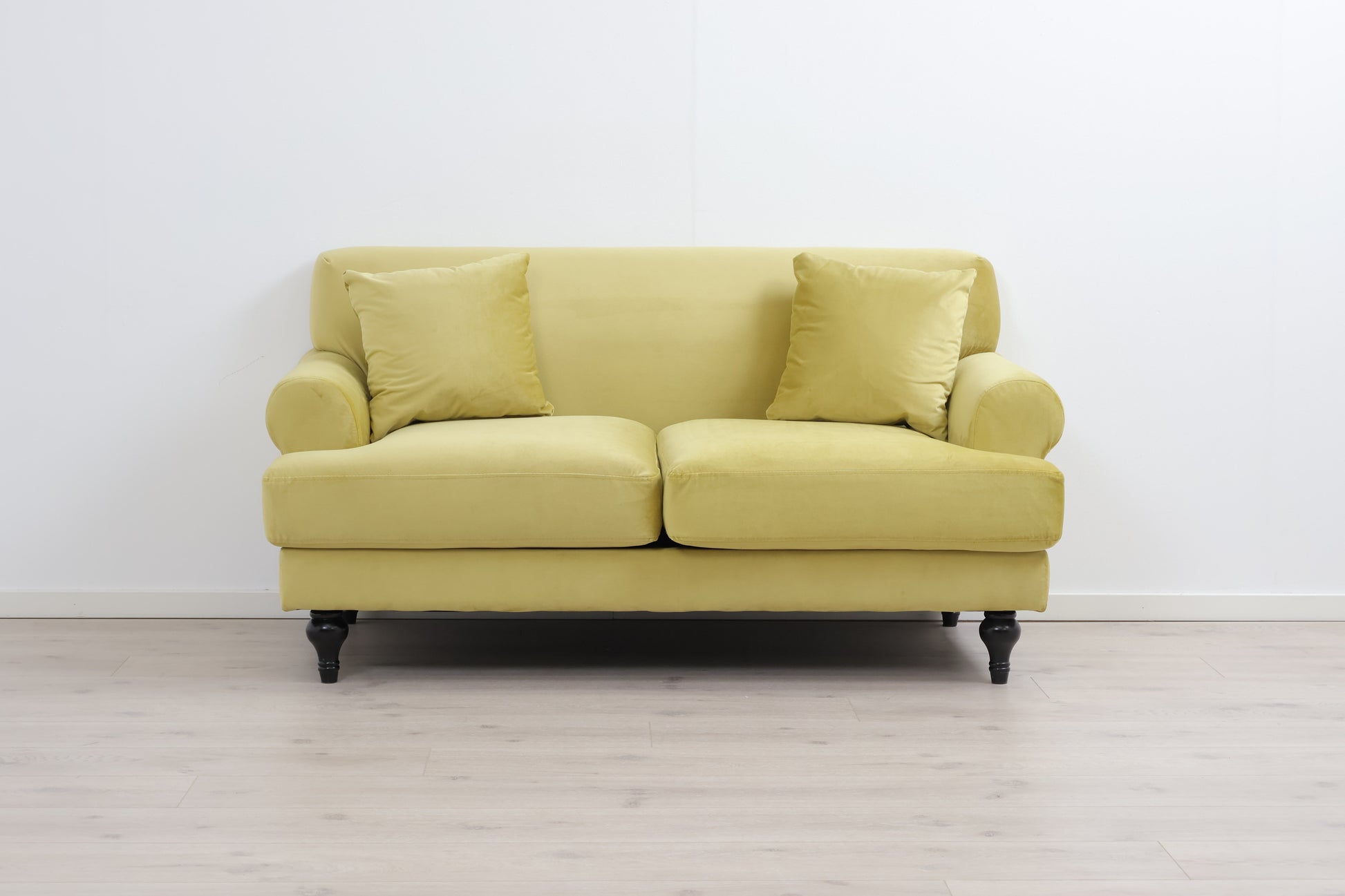 Nyrenset | Gul/grønn 2-seter sofa i fløyelsstoff