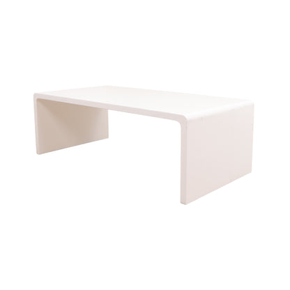 Hvitt sofabord i minimalistisk design