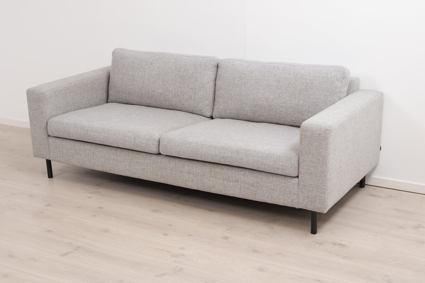 Nyrenset | Lys grå Bolia Scandinavia 2,5-seter sofa med dunputer