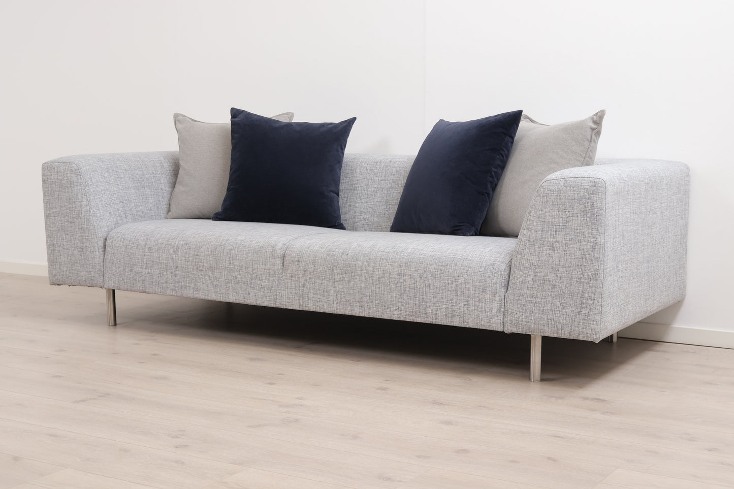 Nyrenset | Grå Bolia Less 2,5-seter sofa