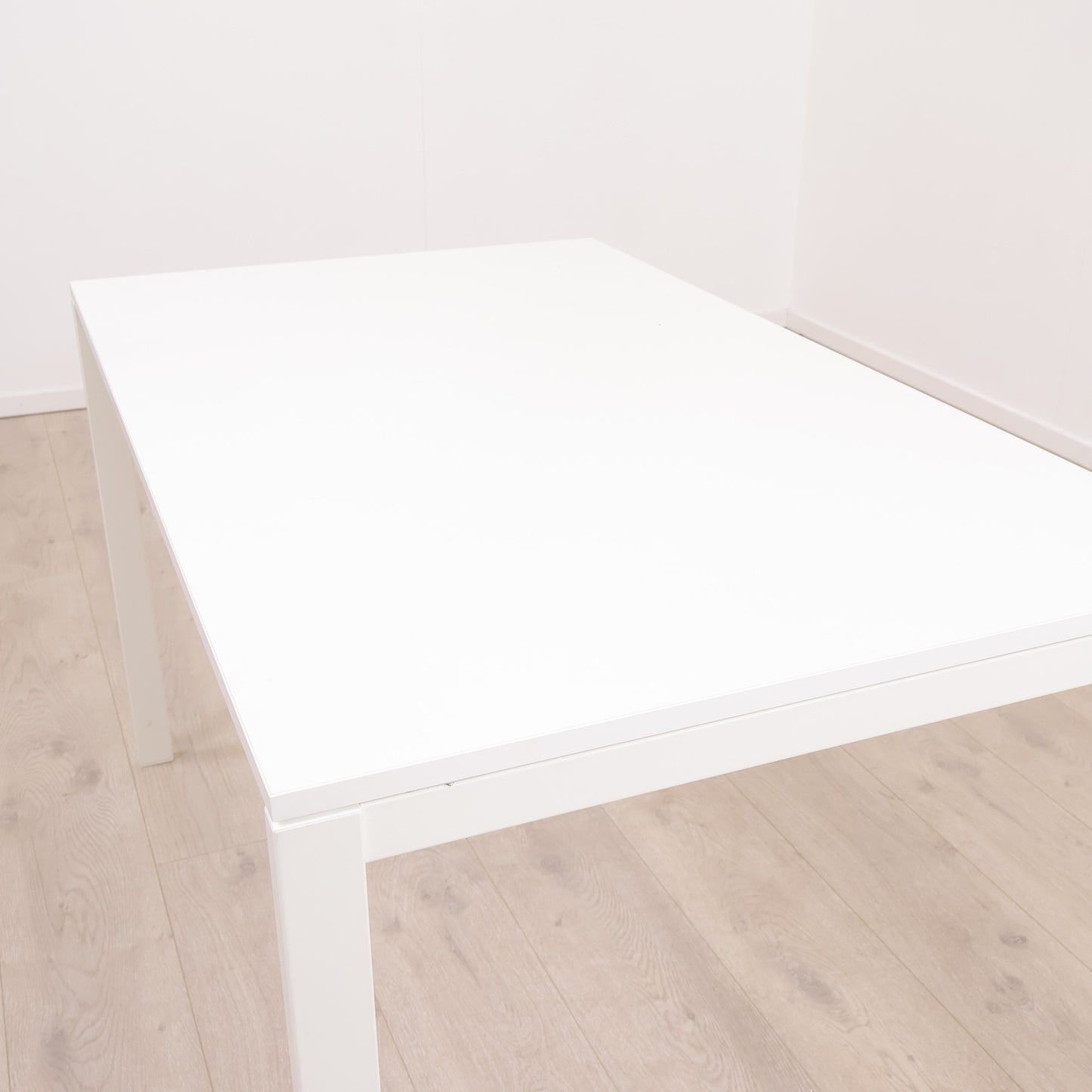 IKEA MELLTORP helhvit skrivebord. 125x75 cm