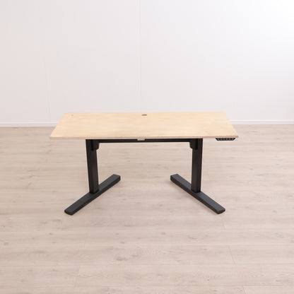 Sort elektrisk hev/senk arbeidsbord med memory-styreenhet