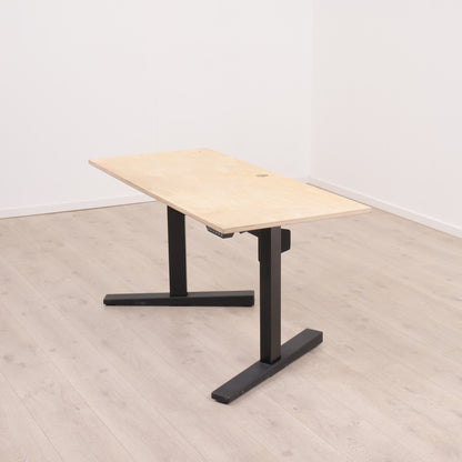 Sort elektrisk hev/senk arbeidsbord med memory-styreenhet
