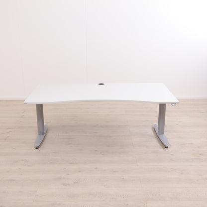 Kinnarps elektrisk hev/senk skrivebord. 180×90