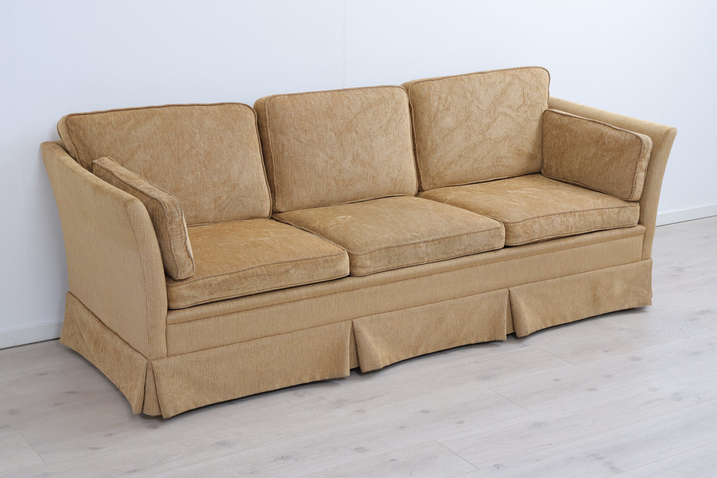 Nyrenset | Hødnebø 3-seter sofa i klassisk stil