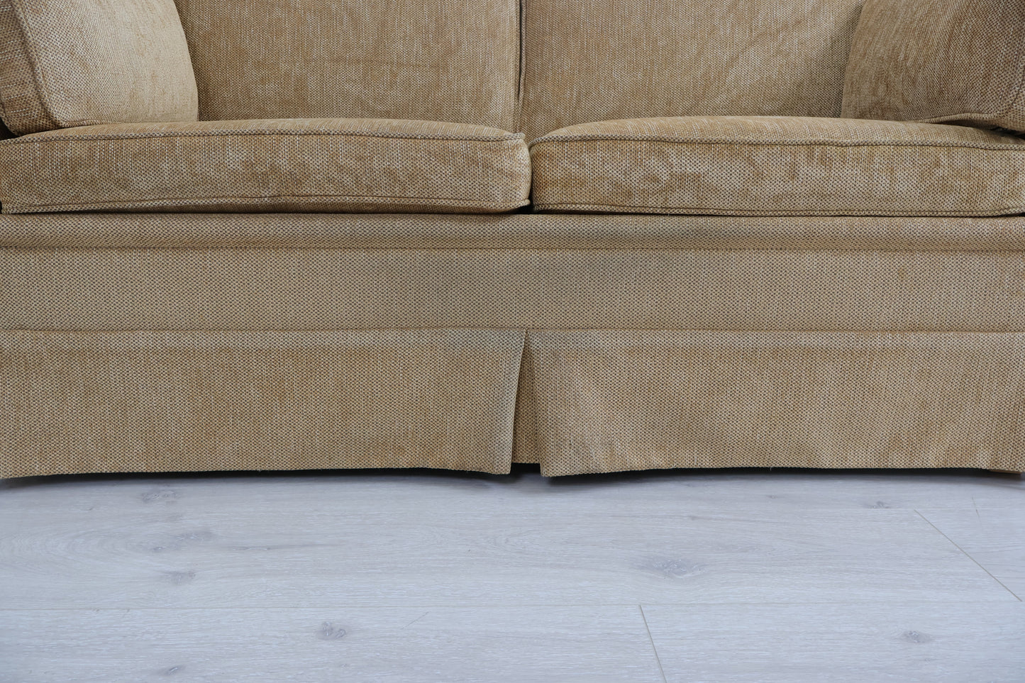 Nyrenset | Hødnebø 2-seter sofa i klassisk stil