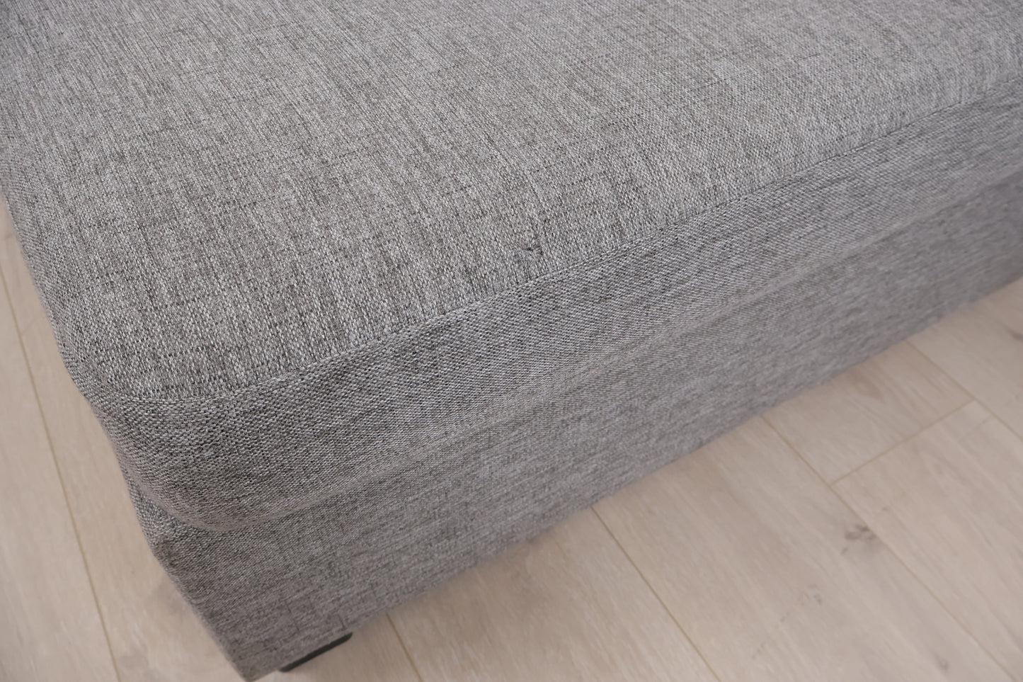 Nyrenset | Lys grå Oslo u-sofa med sjeselong fra A-Møbler