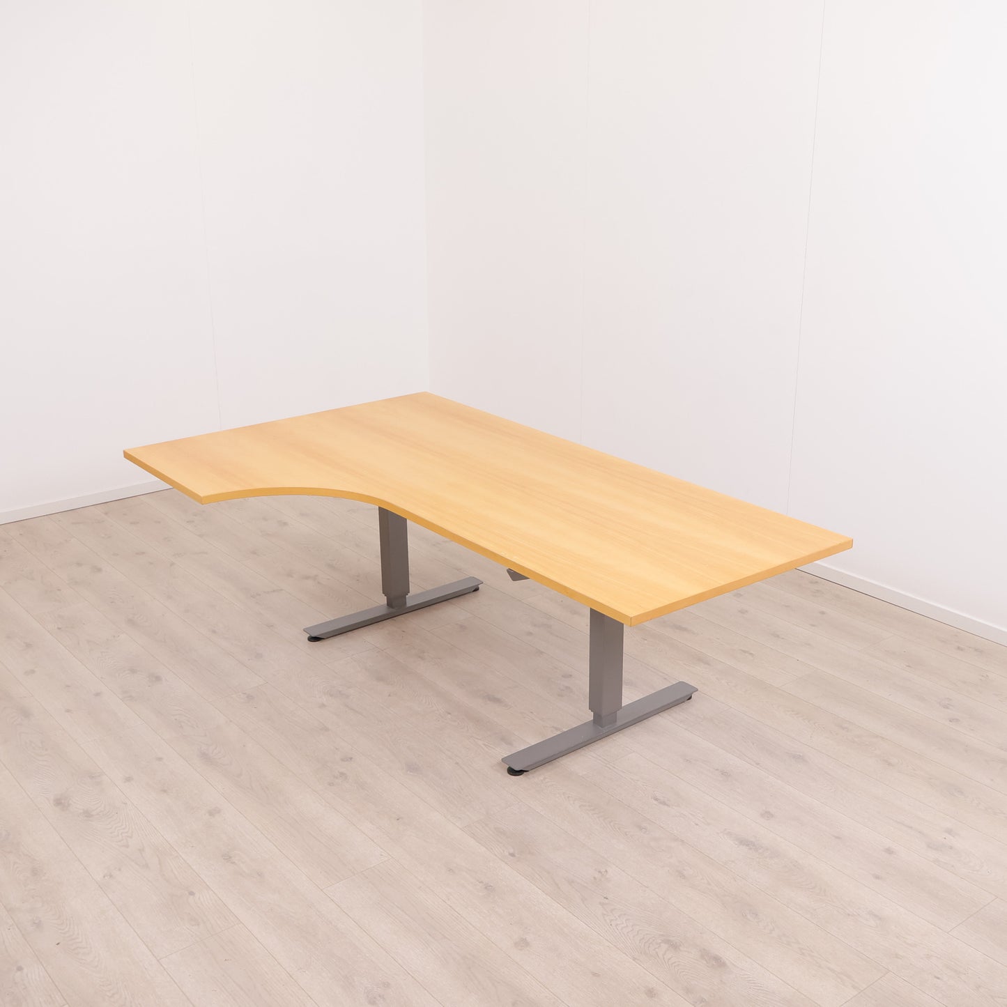 Elektrisk hev/senk skrivebord med venstresving, 200 x 120 cm