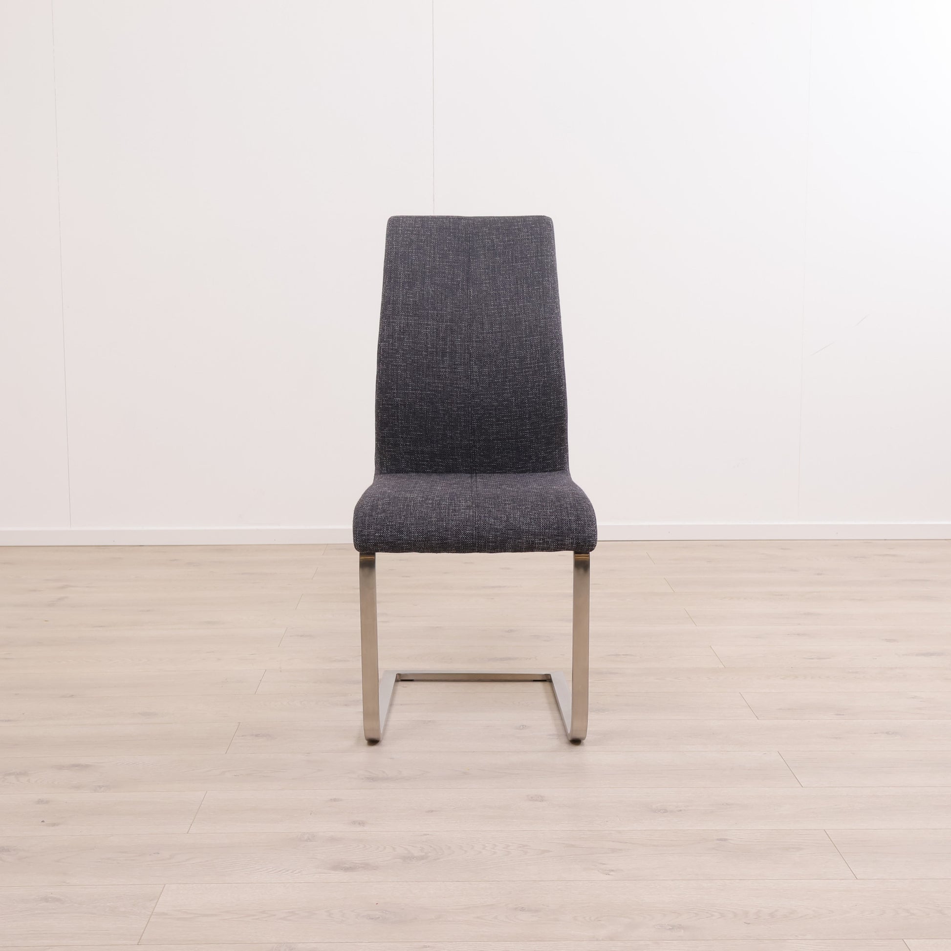 A-møbler spisestol i minimalistisk design