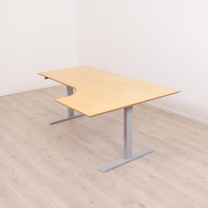 Elektrisk hev/senk skrivebord med høyresving. 180 x 120 cm