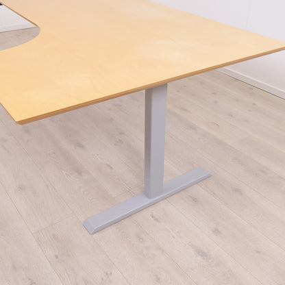 Elektrisk hev/senk skrivebord med høyresving. 180 x 120 cm