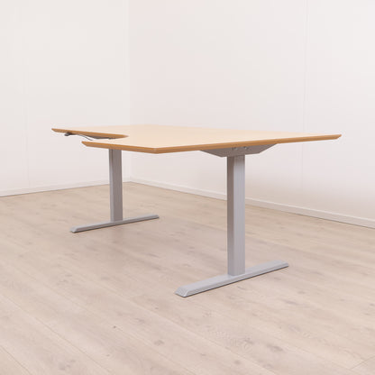 Elektrisk hev/senk skrivebord med høyresving. 180 x 120 cm