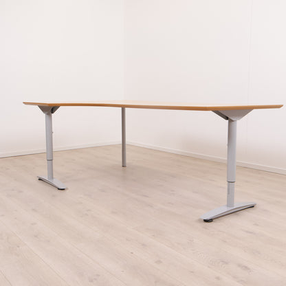 Manuelt hev/senk skrivebord med venstresving, 200cm