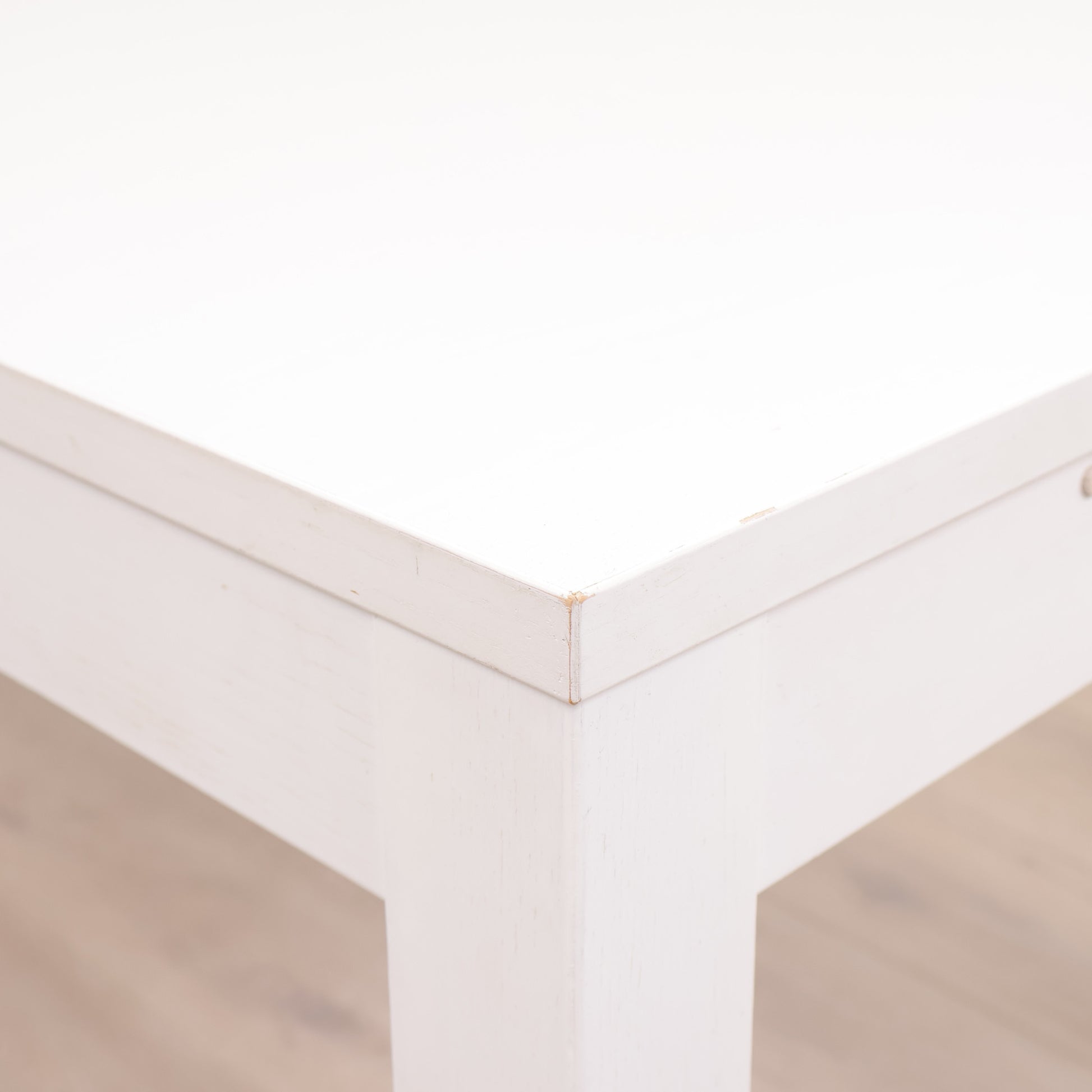 IKEA Bjursta spisebord i fargen hvit med ileggsplate