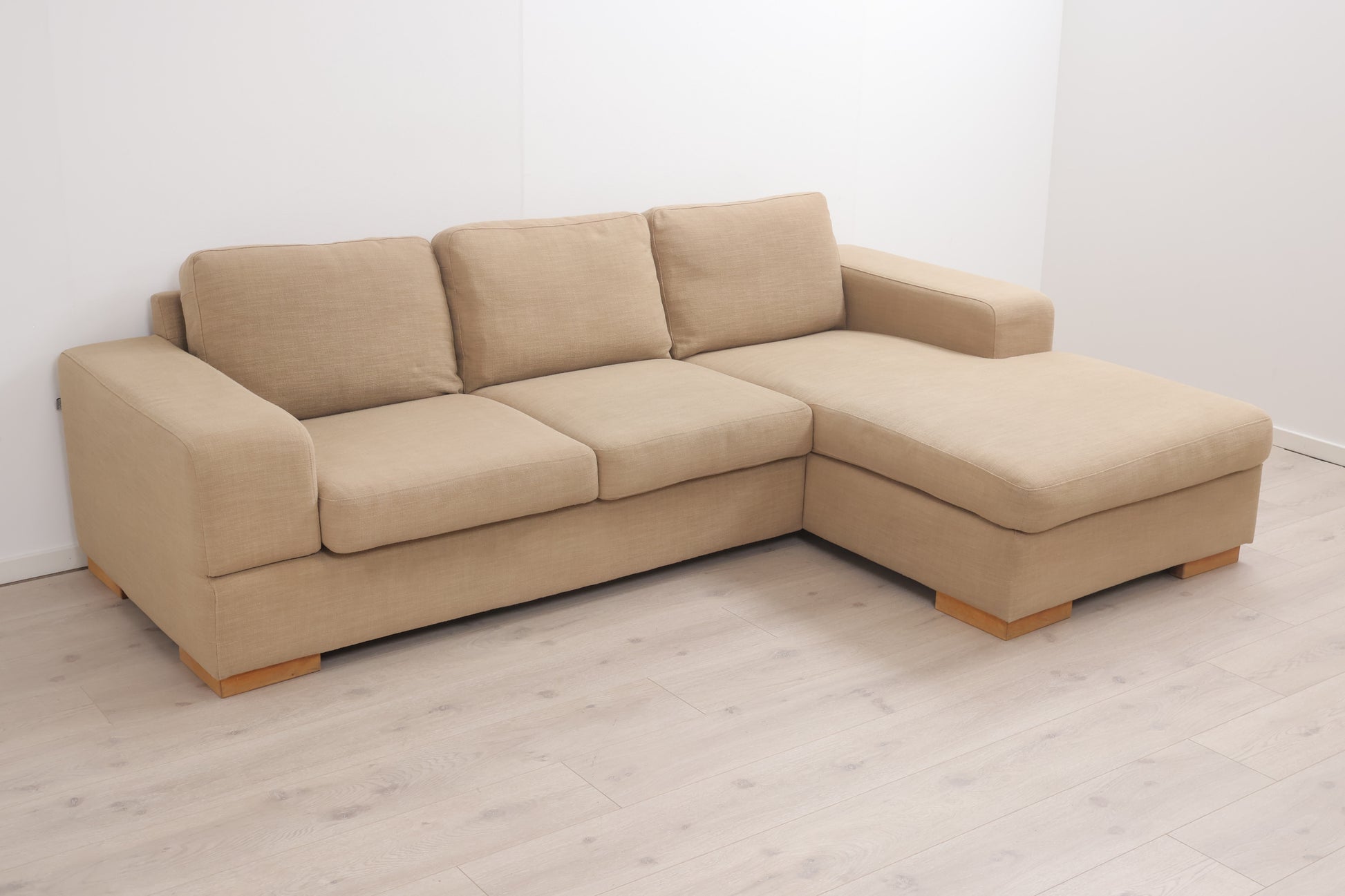 Nyrenset | Beige Hjort Knudsen sjeselongsofa