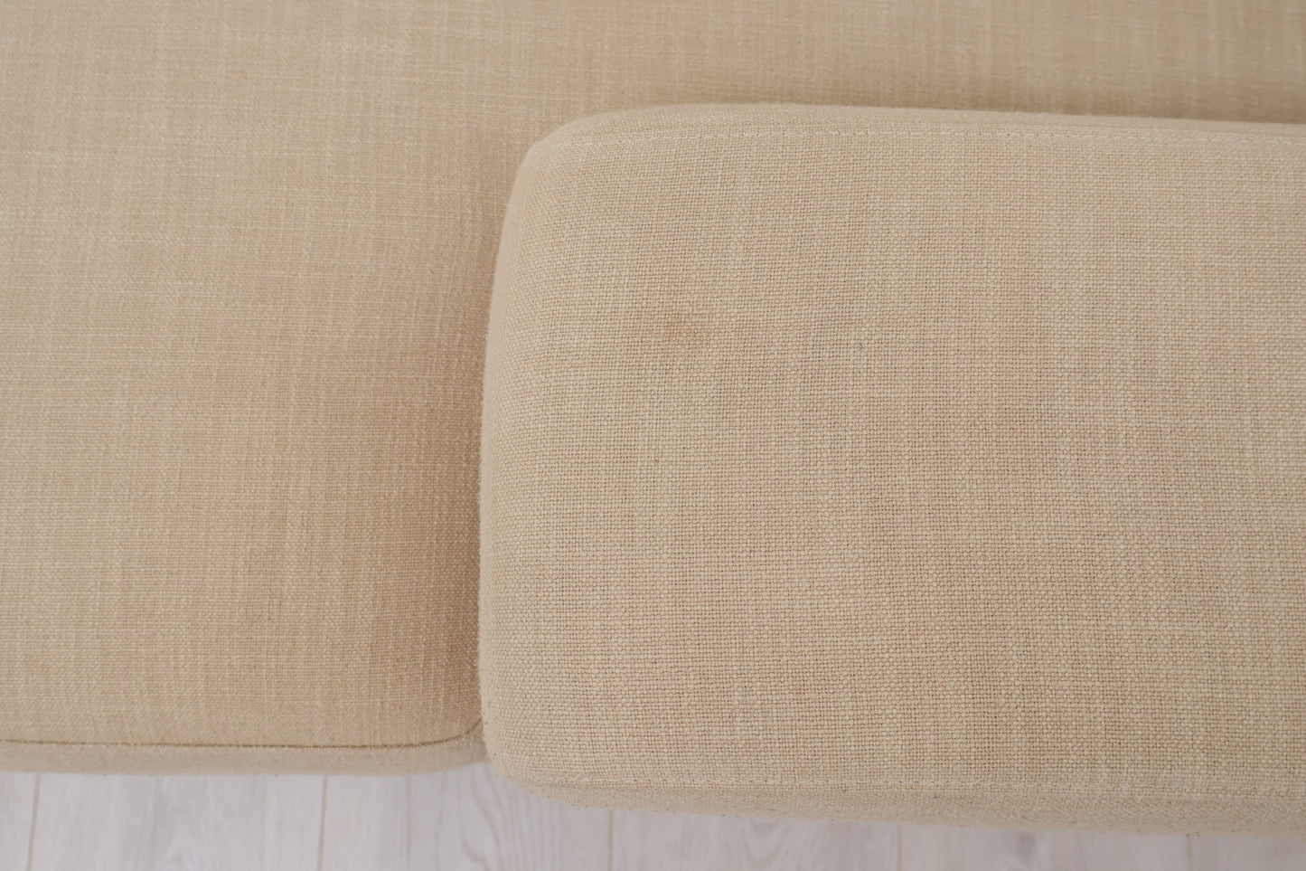 Nyrenset | Beige Hjort Knudsen sjeselongsofa