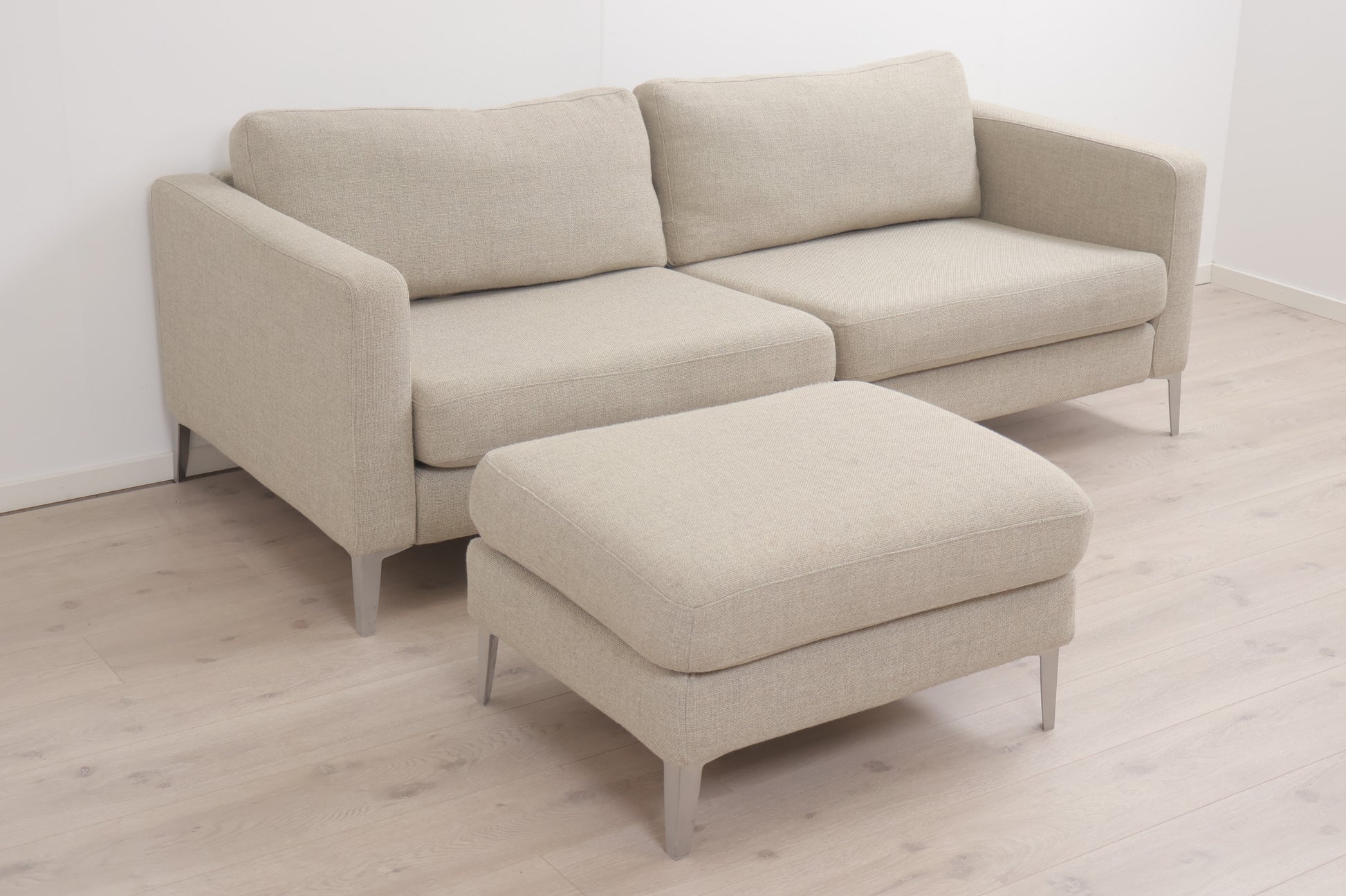 Nyrenset | Beige IKEA Karlstad 3-seter sofa med puff