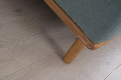 Nyrenset | Vilmar sjeselongsofa fra Sofacompany med eikebein