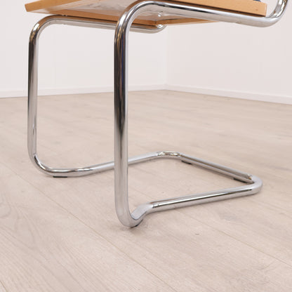 Marcel Breuer "Cesca" Cantilever møteromsstoler