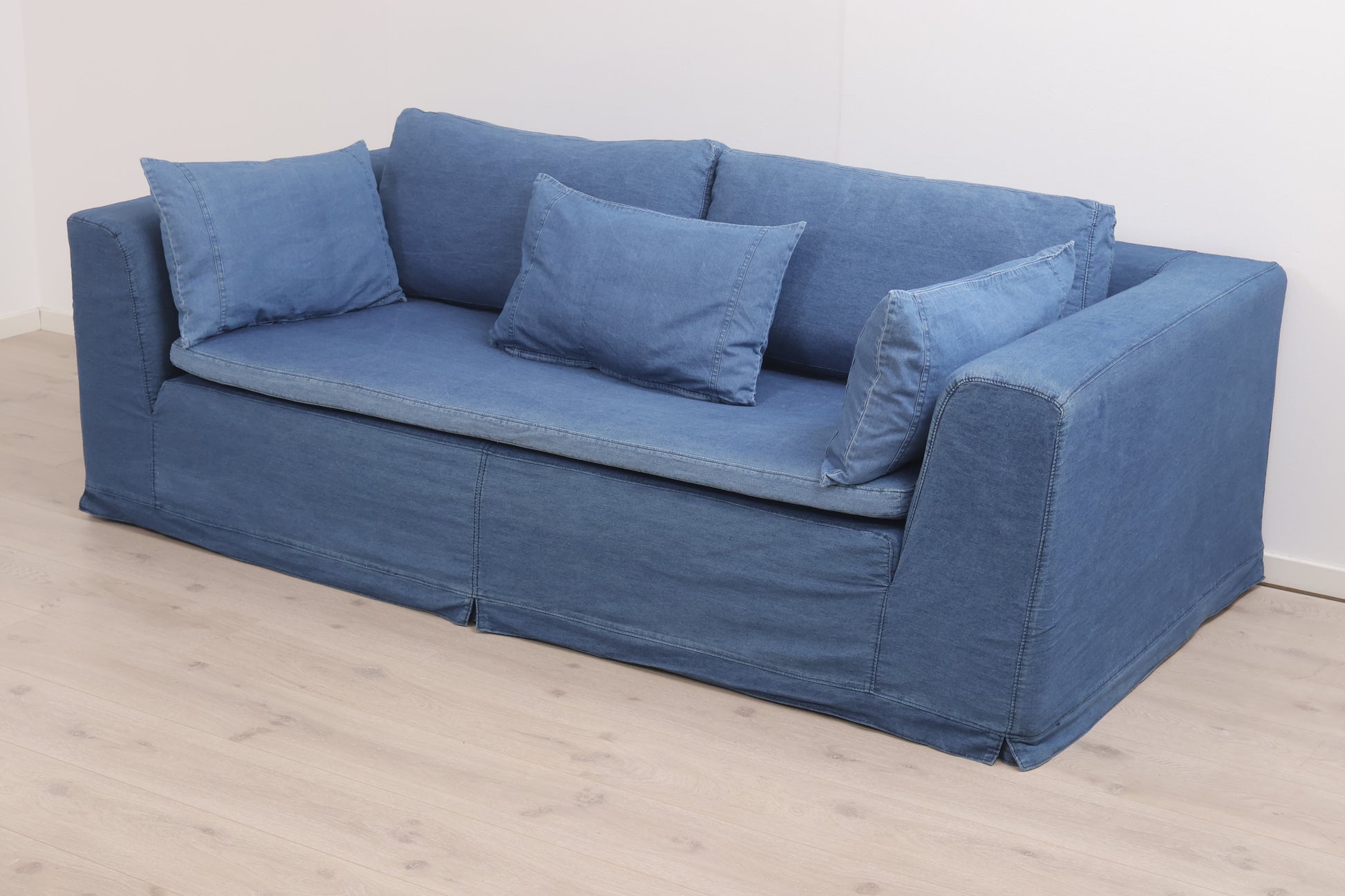 Nyrenset | 3-seter sofa i denim