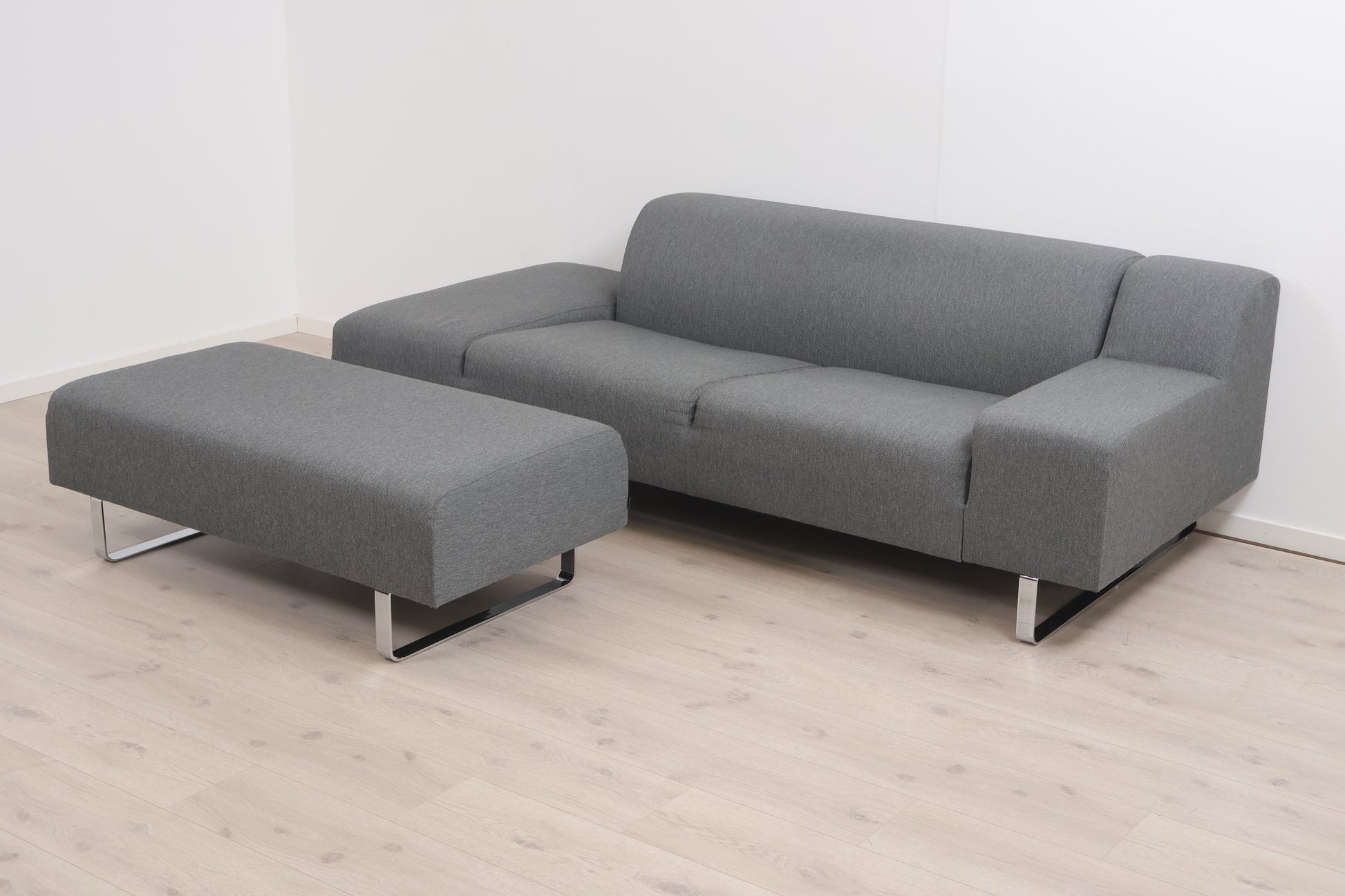 Nyrenset | Grå/grønn Bolia Seville sofa 2,5-seter sofa med puff