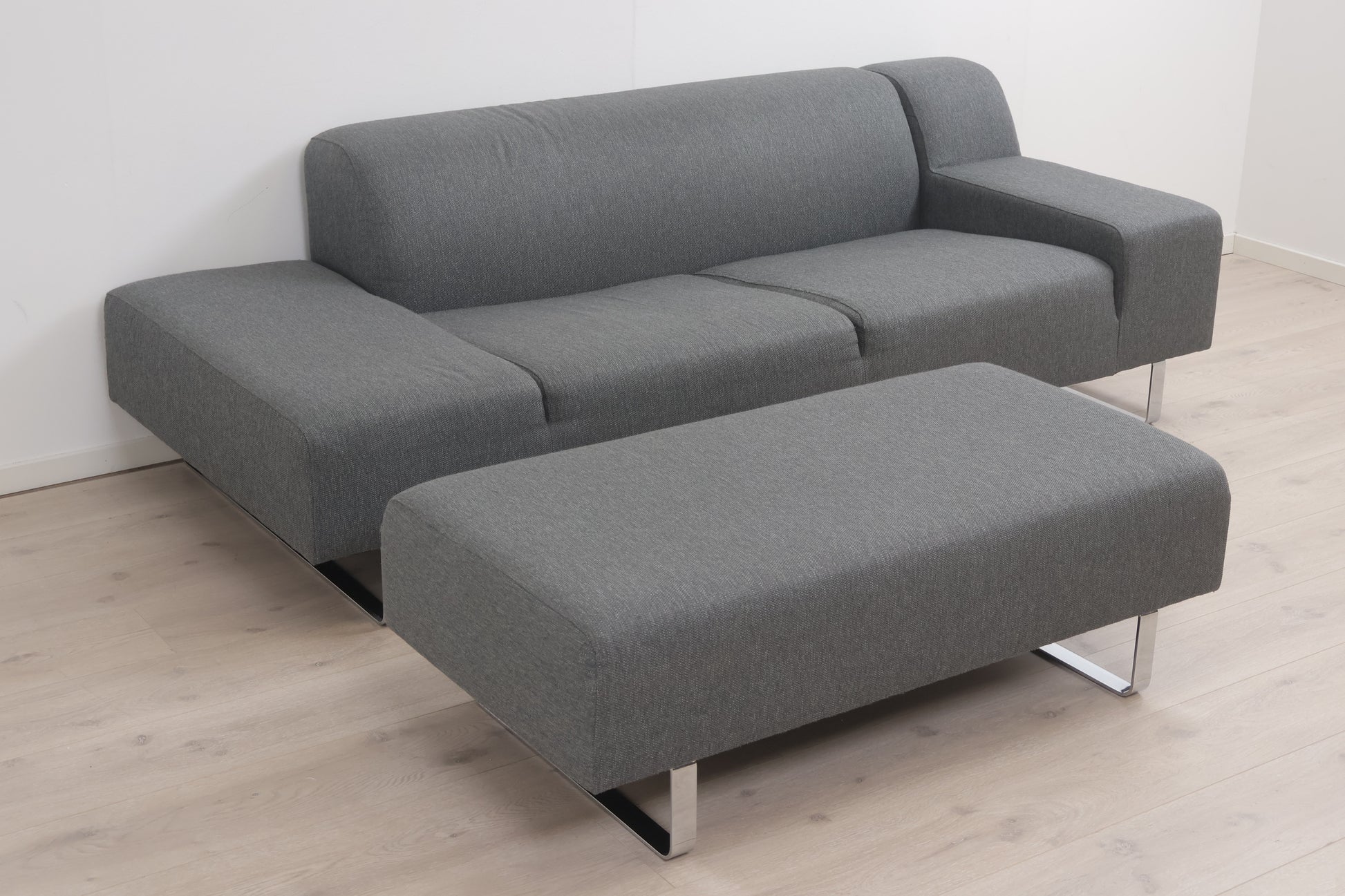 Nyrenset | Grå/grønn Bolia Seville sofa 2,5-seter sofa med puff