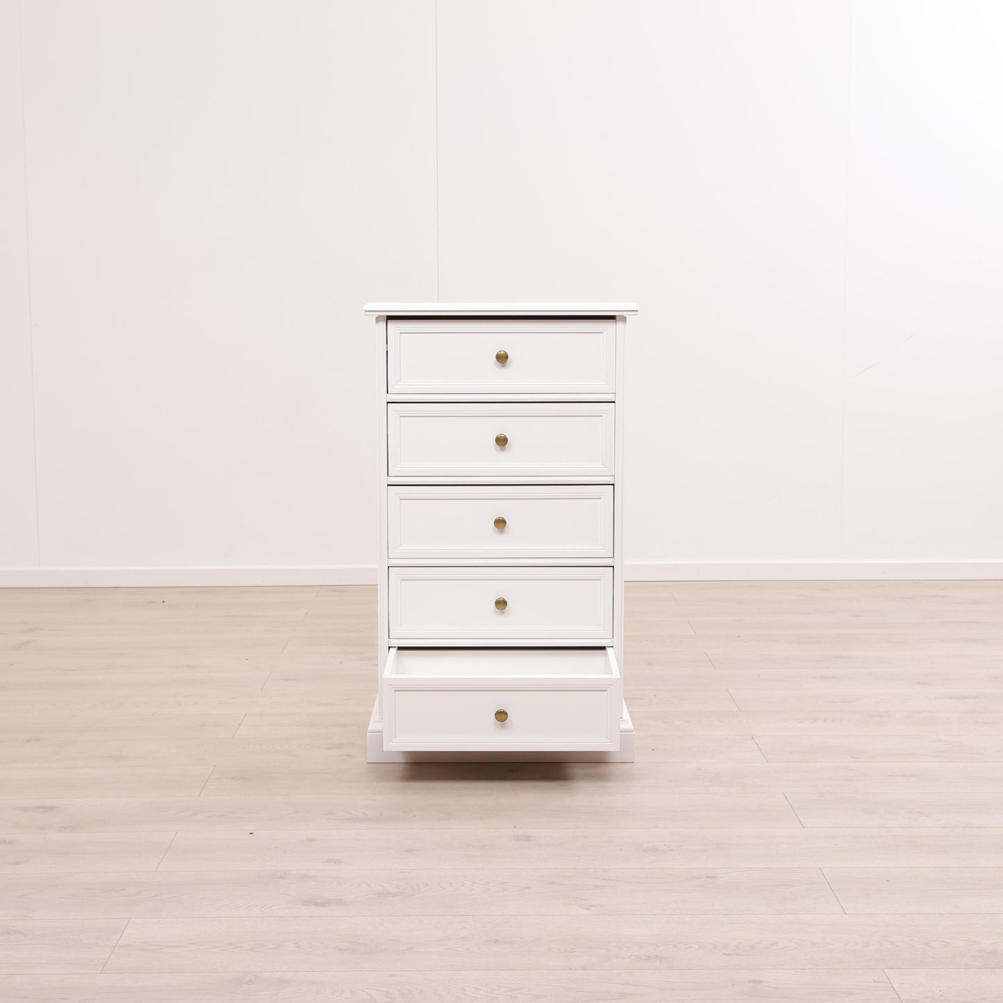Smal kommode med 5 stk skuffer