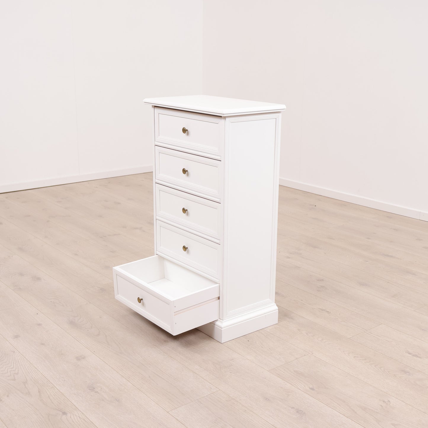 Smal kommode med 5 stk skuffer
