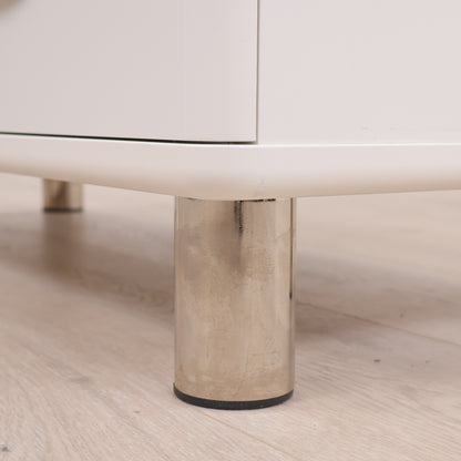 Malibu kommode med 4 stk skuffer og skapdør