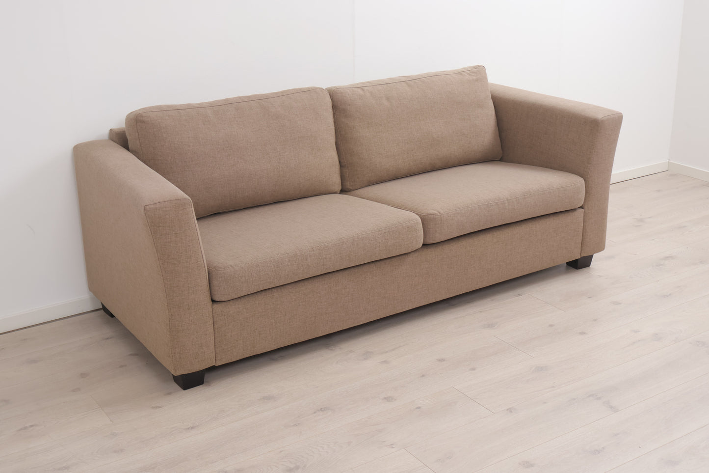Nyrenset | Lys brun 3-seter sofa