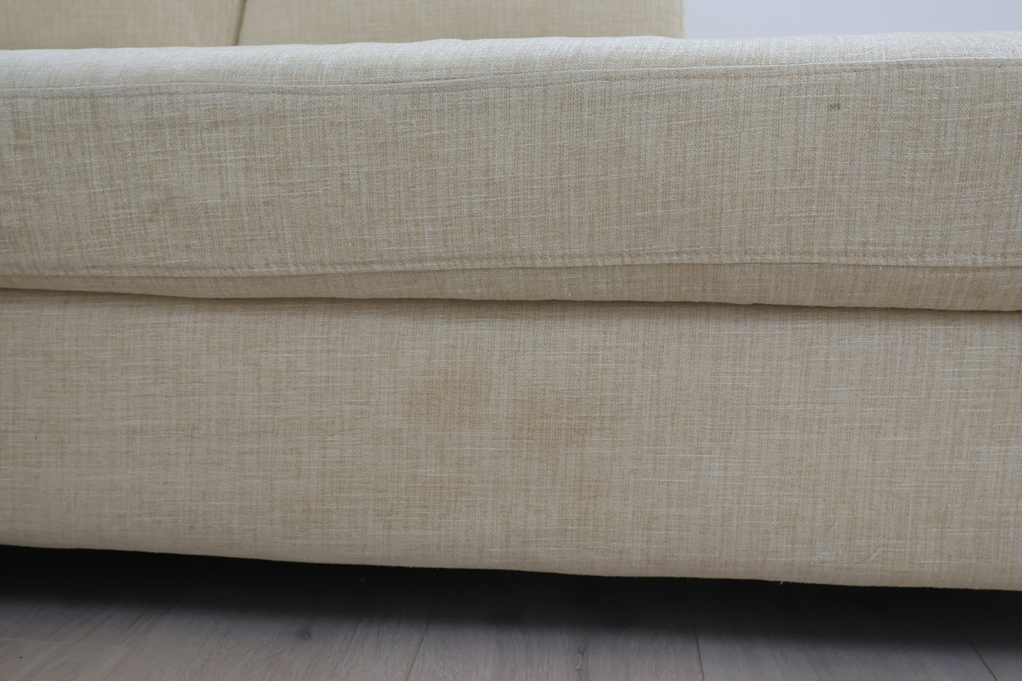 Nyrenset | Beige hjørnesofa med åpen ende