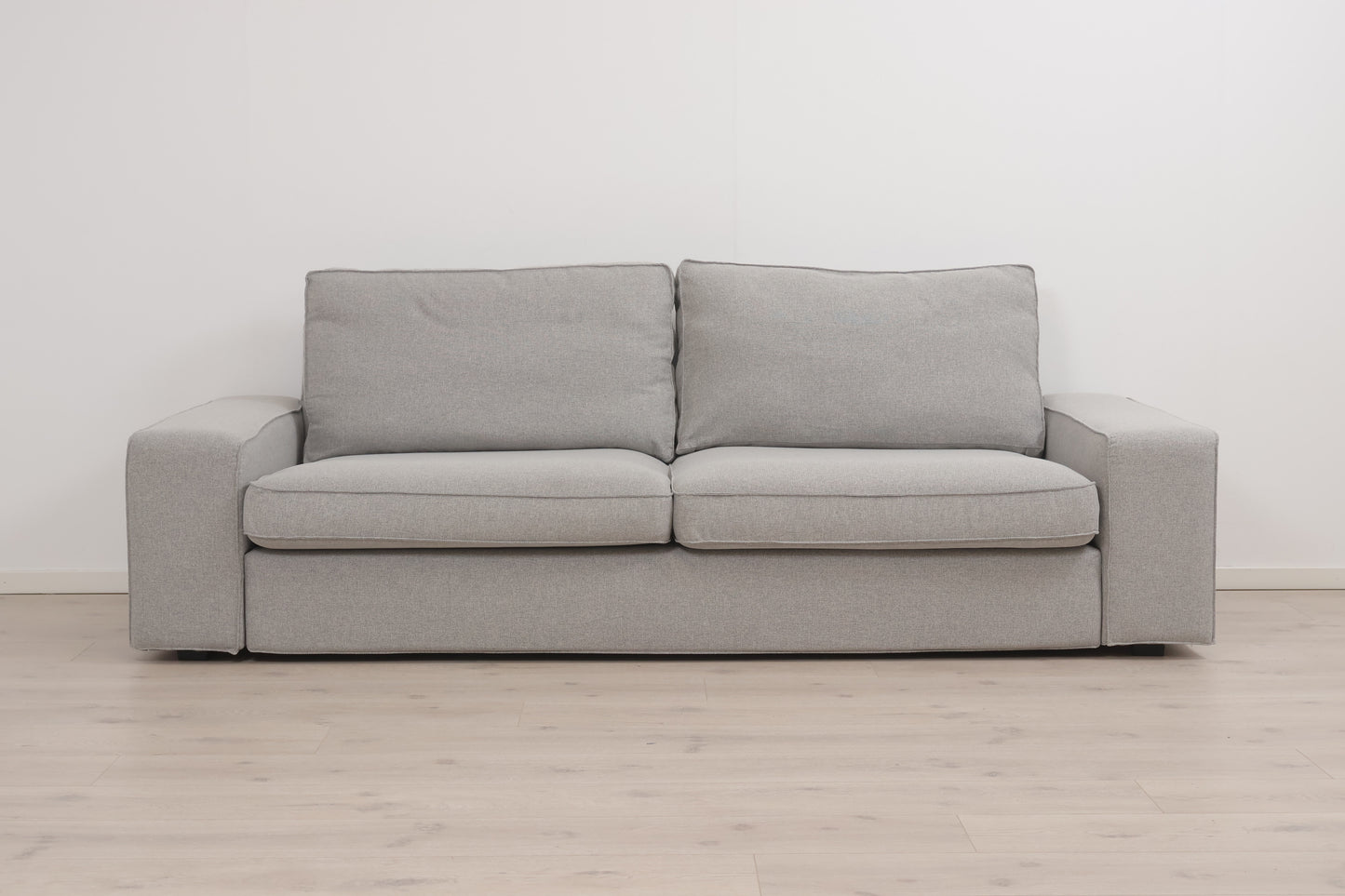 Nyrenset | Grå/beige IKEA Kivik 3-seter sofa