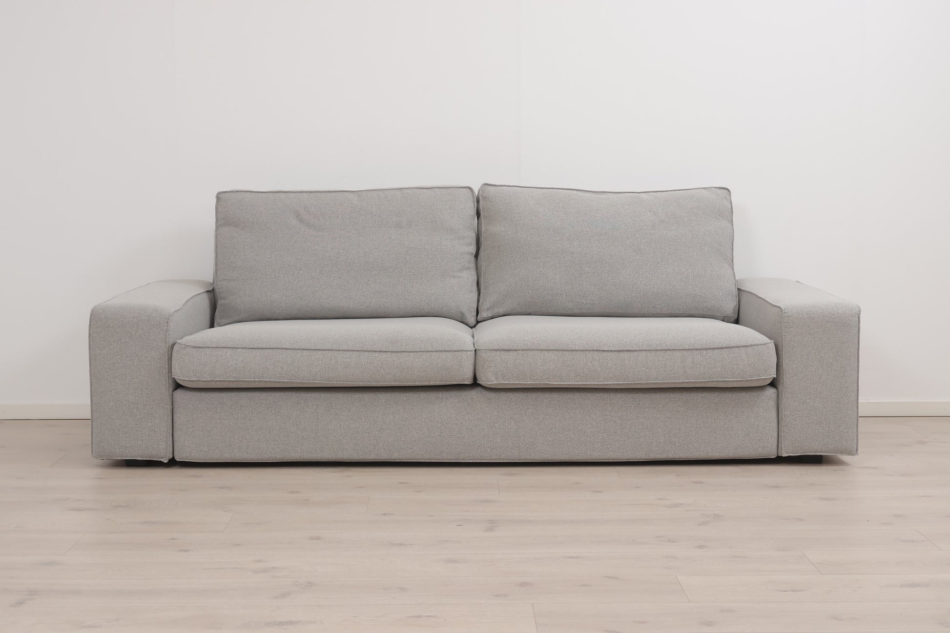 Nyrenset | Grå/beige IKEA Kivik 3-seter sofa