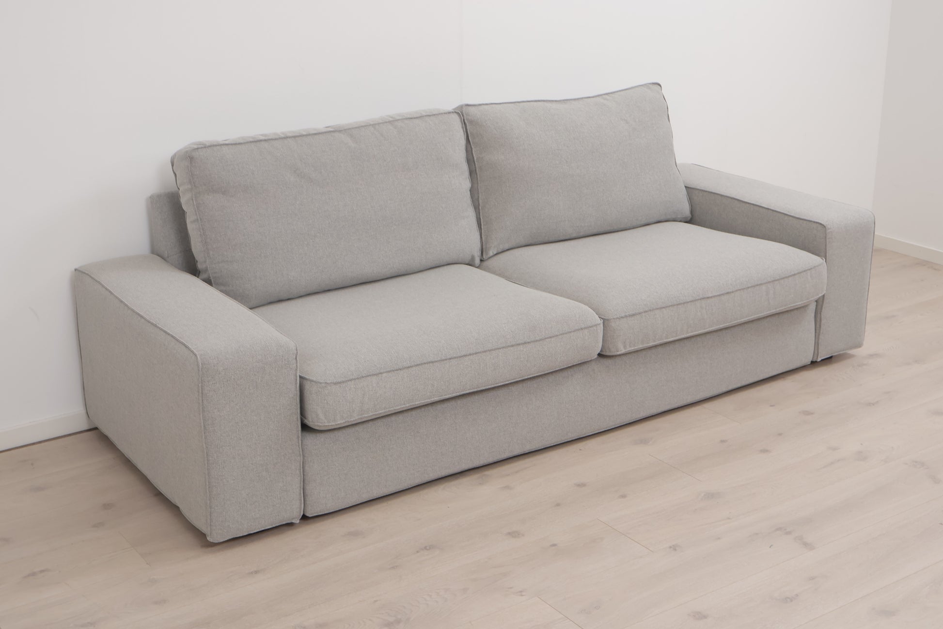 Nyrenset | Grå/beige IKEA Kivik 3-seter sofa