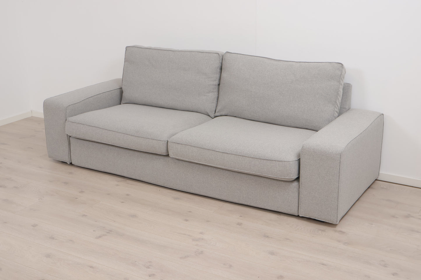 Nyrenset | Grå/beige IKEA Kivik 3-seter sofa