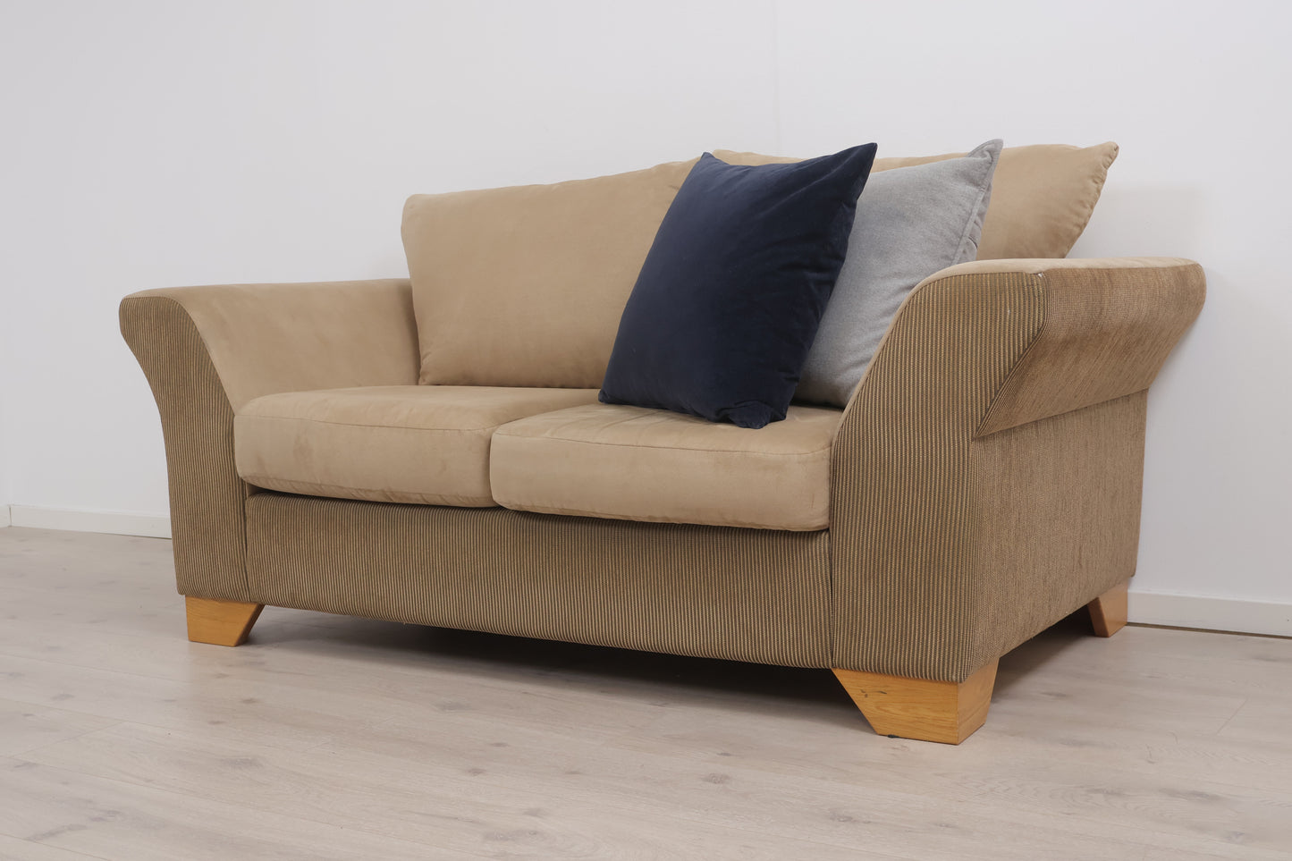 Nyrenset | Beige/brun L.K. Hjelle 2-seter sofa