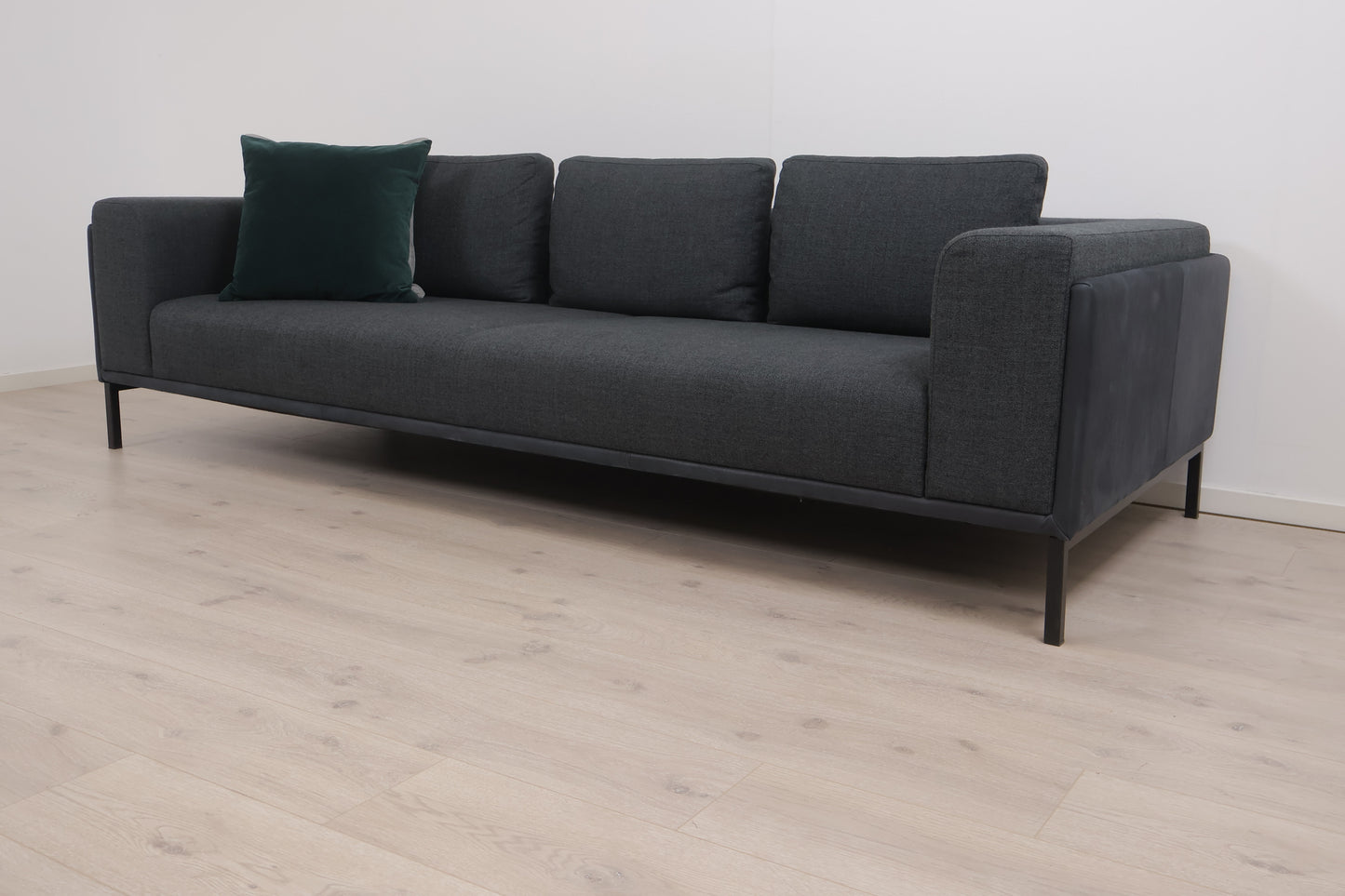 Nyrenset | Mørk grå/blå Slettvoll Zofi 3-seter sofa