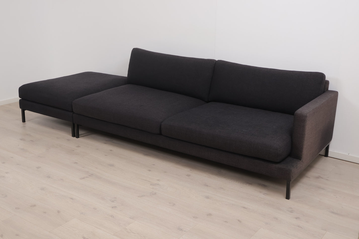 Nyrenset | Slettvoll Elliot 3-seter sofa med puff/åpen ende