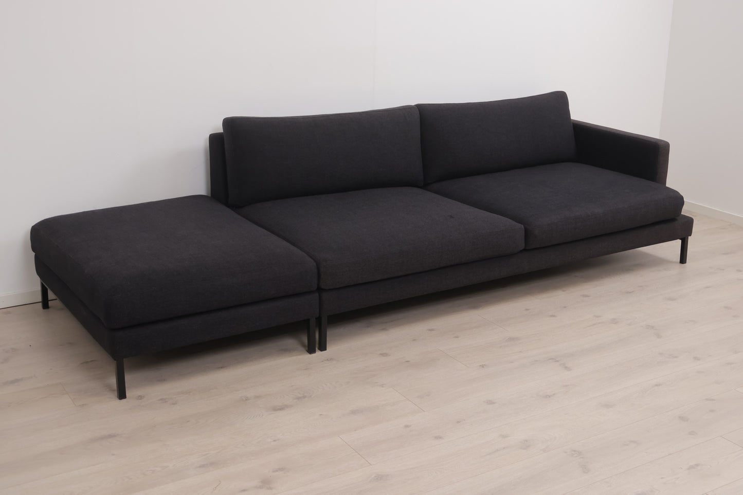 Nyrenset | Slettvoll Elliot 3-seter sofa med puff/åpen ende