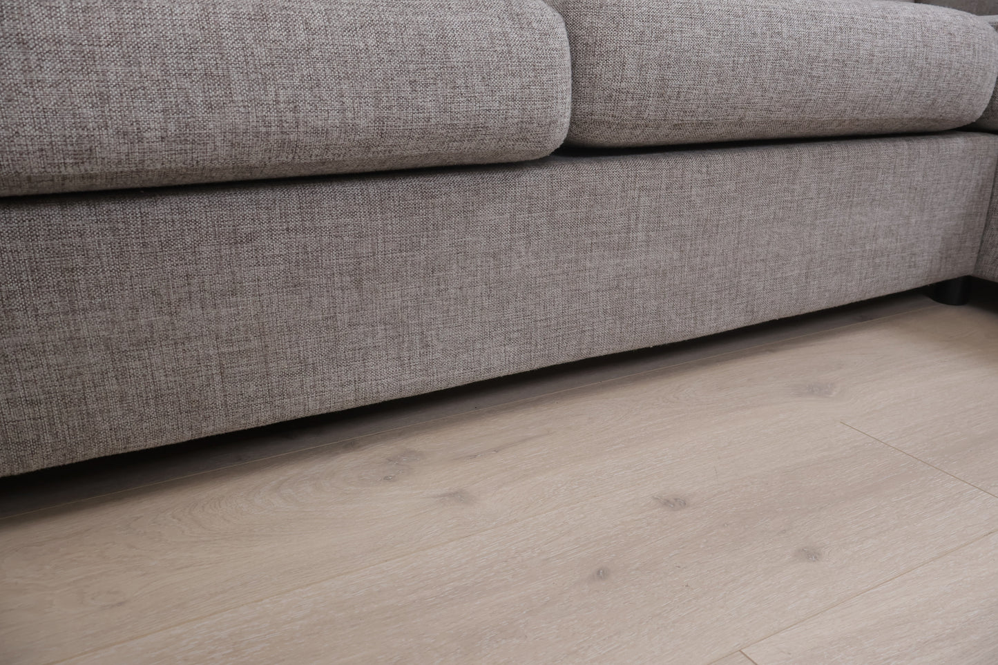 Nyrenset | Lys grå Sunday u-sofa med sjeselong fra Skeidar