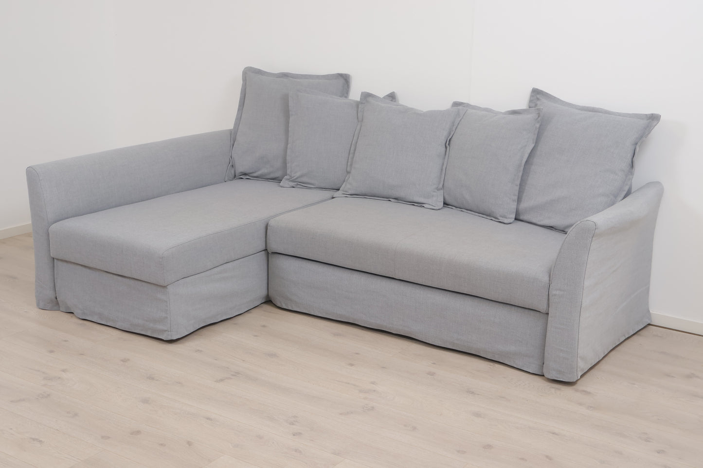 Nyrenset | IKEA Holmsund sovesofa med sjeselong og oppbevaring