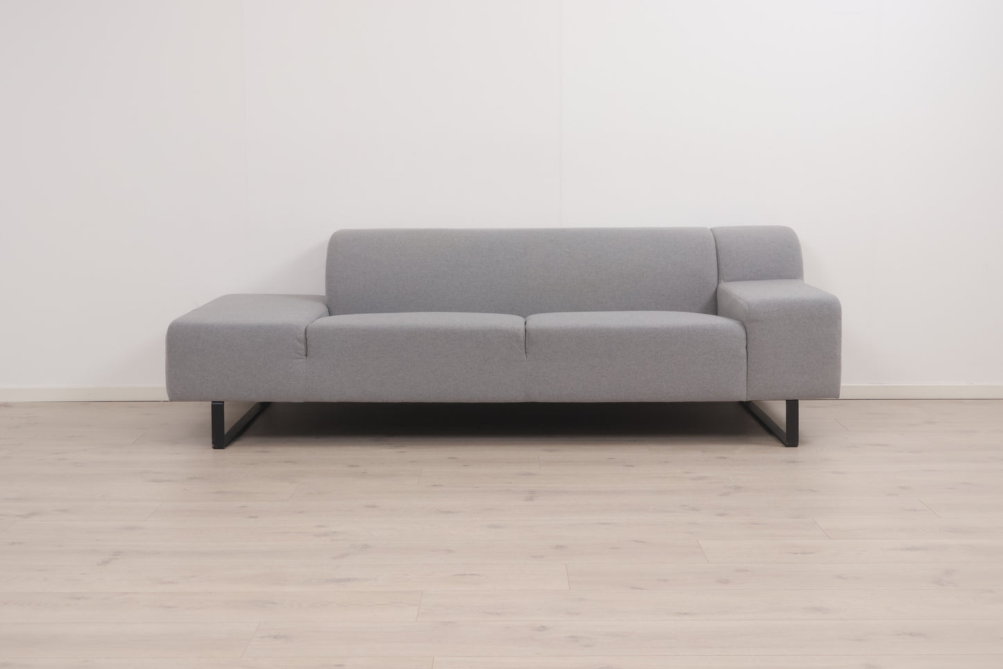Nyrenset | Lys grå Bolia Seville 2,5-seter sofa med åpen ende i ullstoff