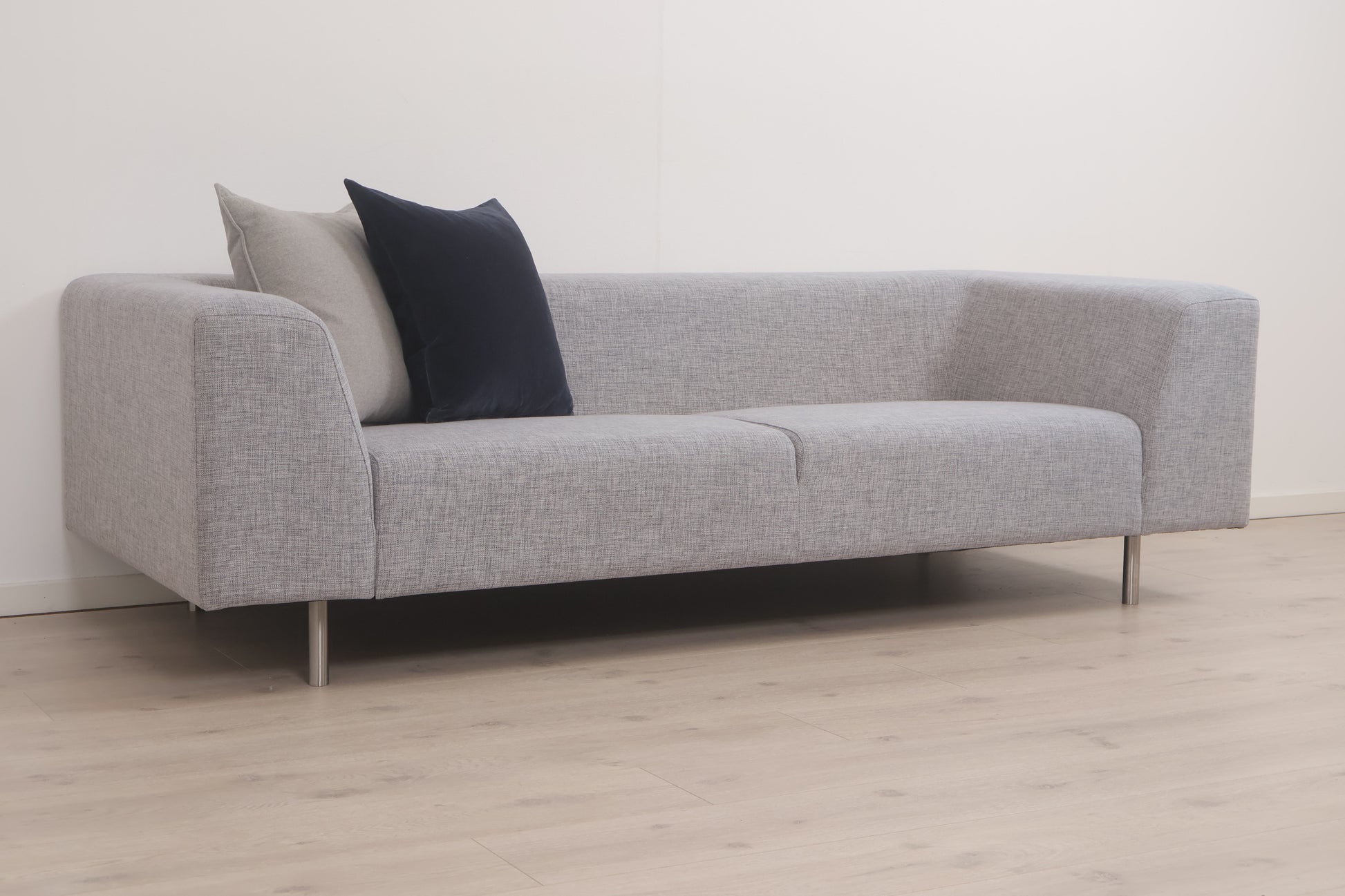 Nyrenset | Grå Bolia Less 2,5-seter sofa