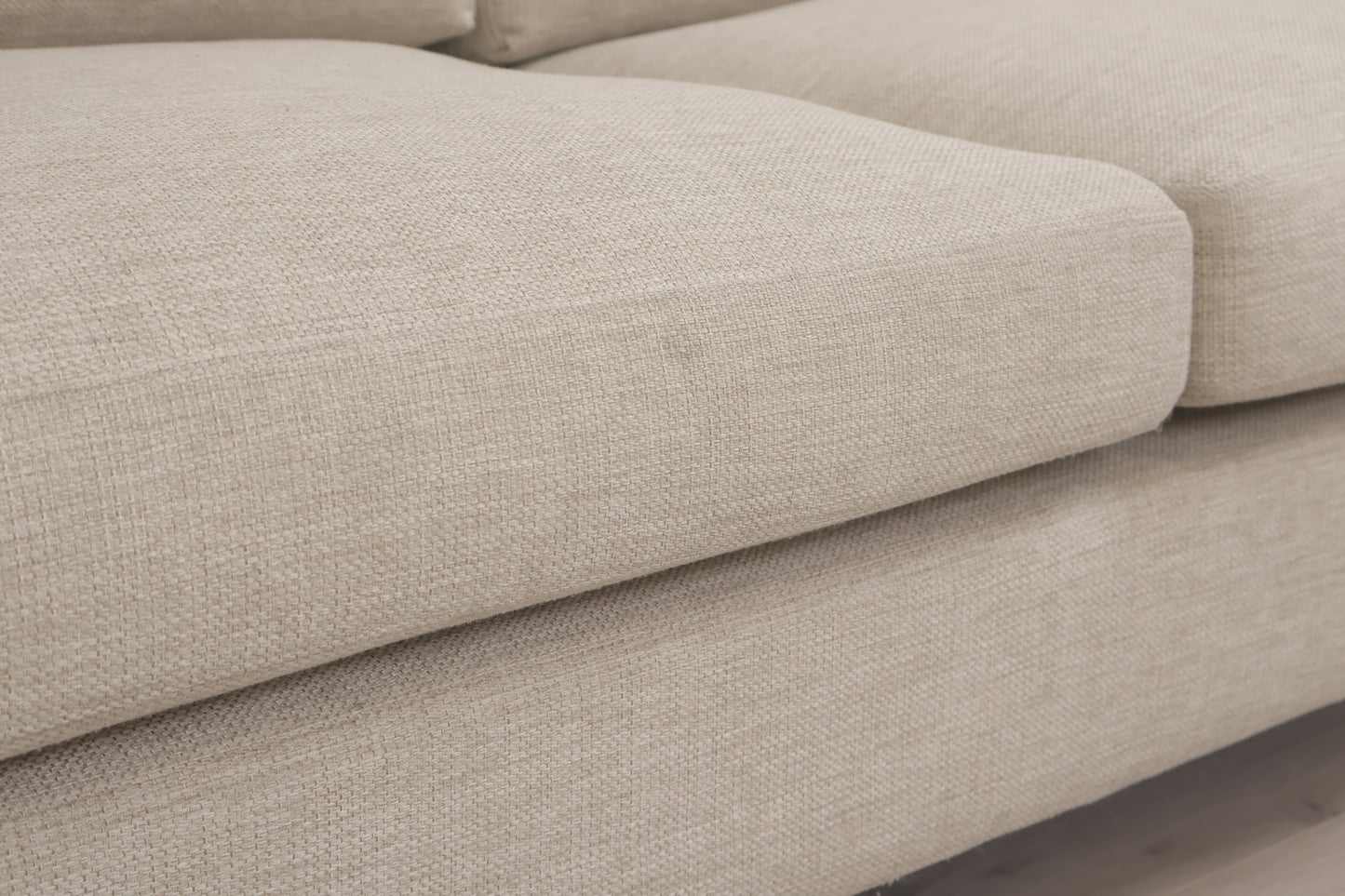 Nyrenset | Beige Bolia Scandinavia 2,5-seter sofa med dunputer