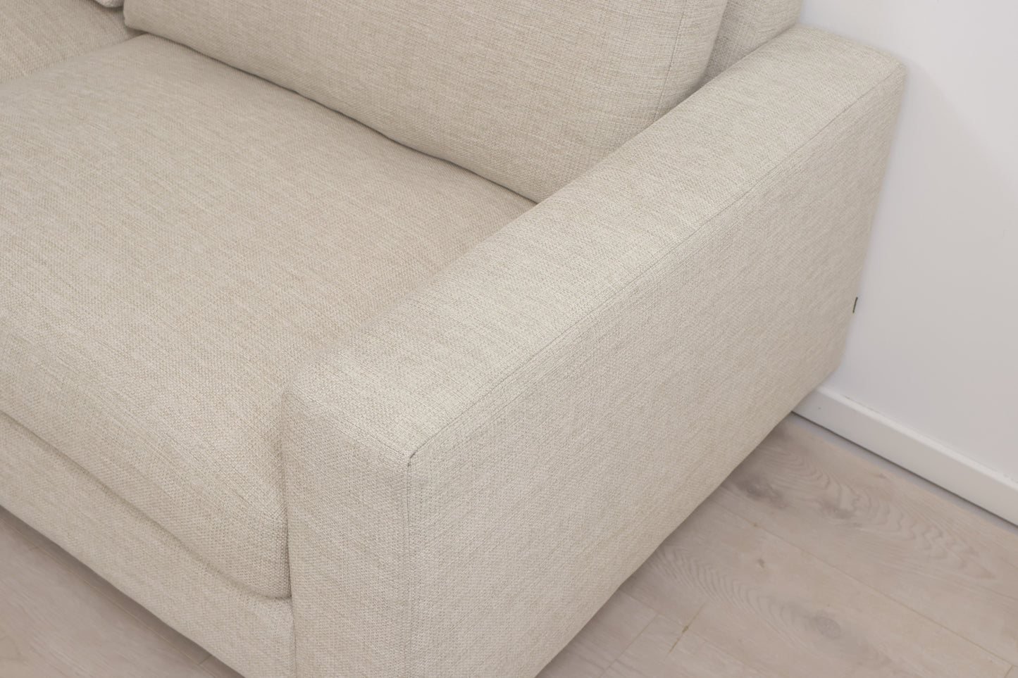 Nyrenset | Beige Bolia Scandinavia 2,5-seter sofa med dunputer