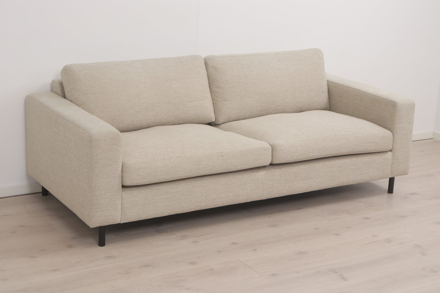 Nyrenset | Beige Bolia Scandinavia 2,5-seter sofa med dunputer